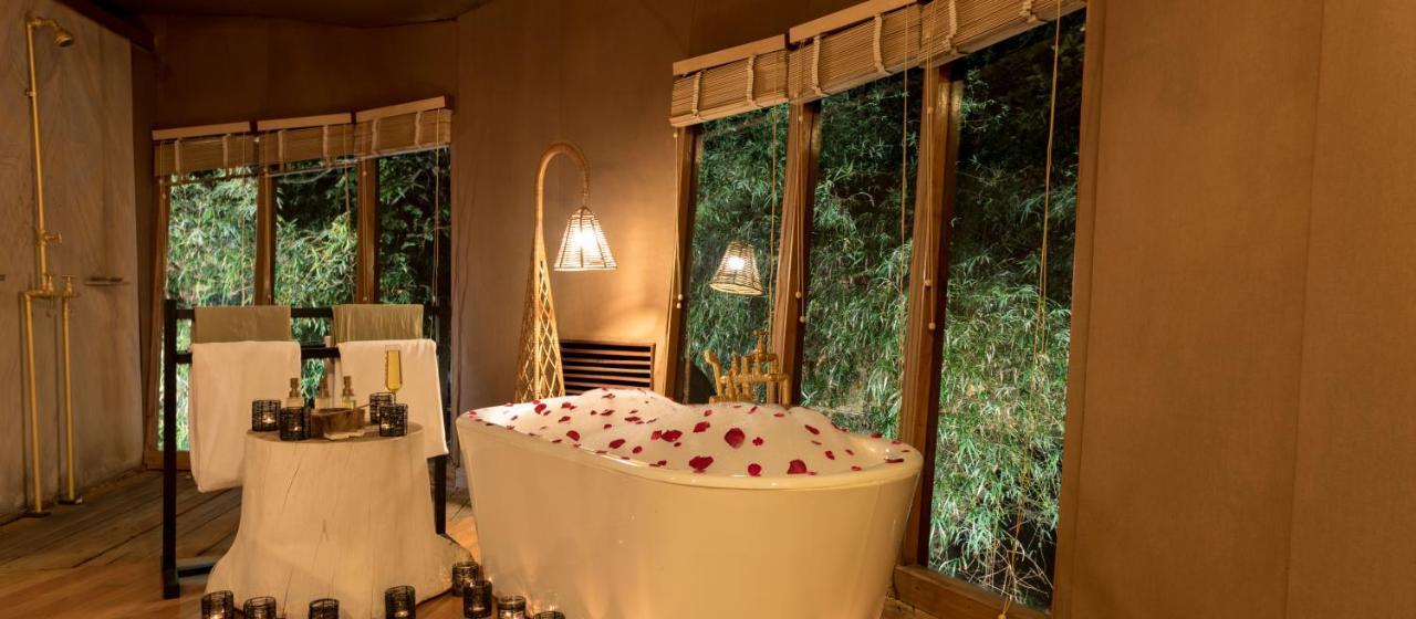 Banjaar Tola Kanha National Park - A Taj Safari Lodge Kültér fotó