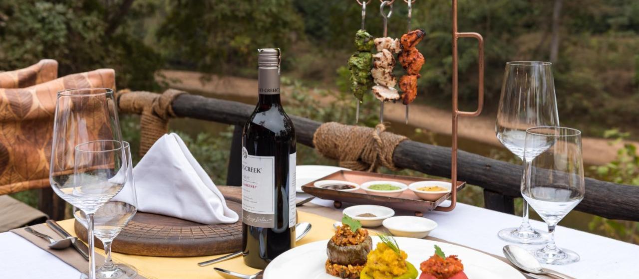 Banjaar Tola Kanha National Park - A Taj Safari Lodge Kültér fotó